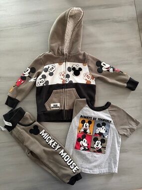 Disney Mickey Mouse Kids 3-Piece Hoodie, Tee & Jogger Set - 2T EUC